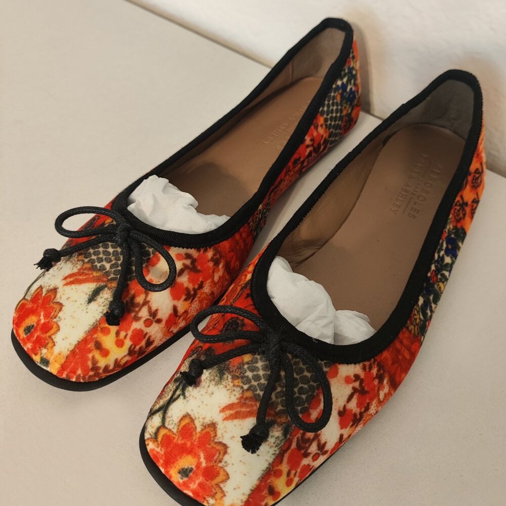 AEROSOLES Women’s Flowery Velvet Padded Comfort Size 8 - Picture 3 of 6